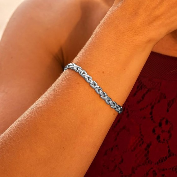 Polished Hugs & Kisses Bracelet for Women and Men 24k Gold Plated